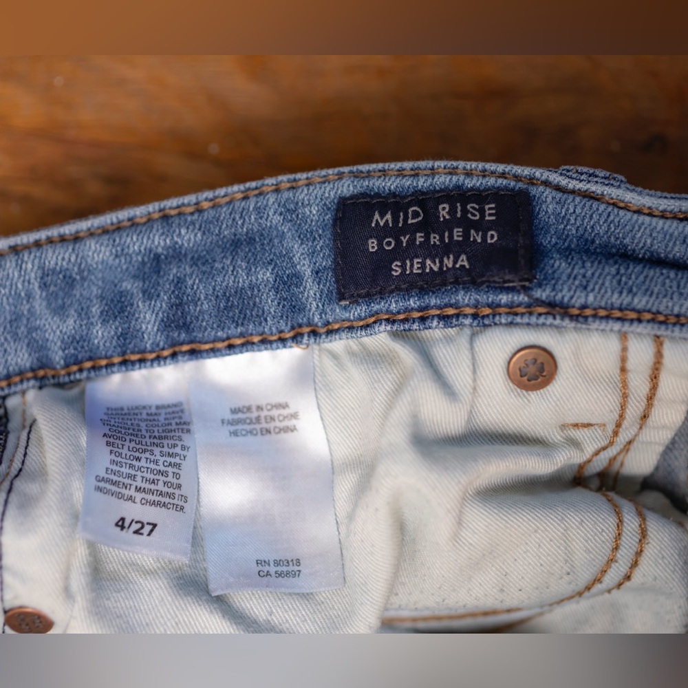 Lucky midrise, boyfriend jeans size 4/27 - Picture 6 of 12